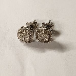 Silver stud diamonds earrings